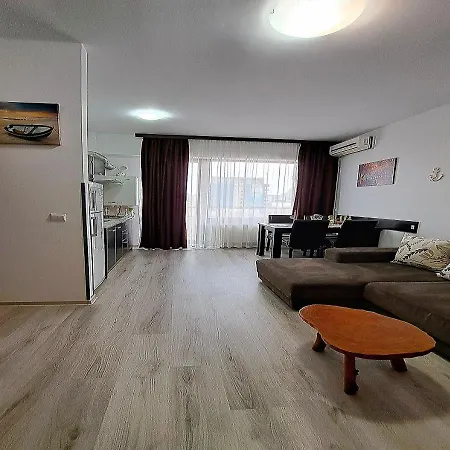 Cristina Eric * Mamaia